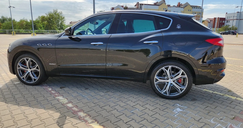 Maserati Levante cena 280000 przebieg: 52000, rok produkcji 2019 z Bychawa małe 667